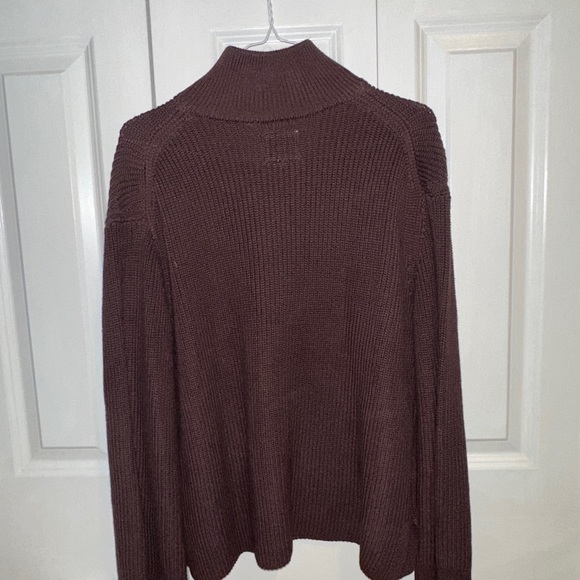 Sweater - Picture 4 of 4